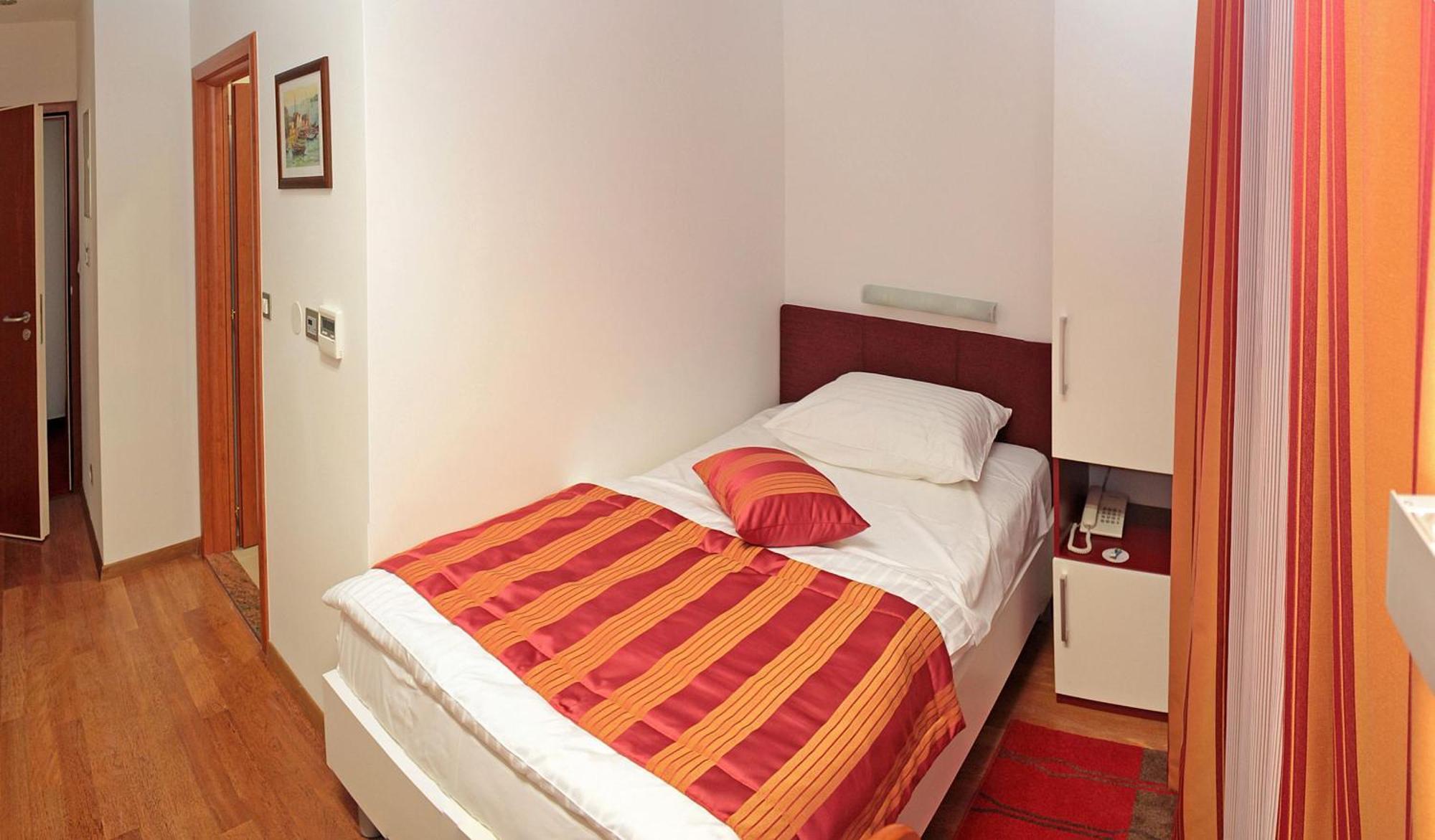 Hotel Monika Trogir Dış mekan fotoğraf