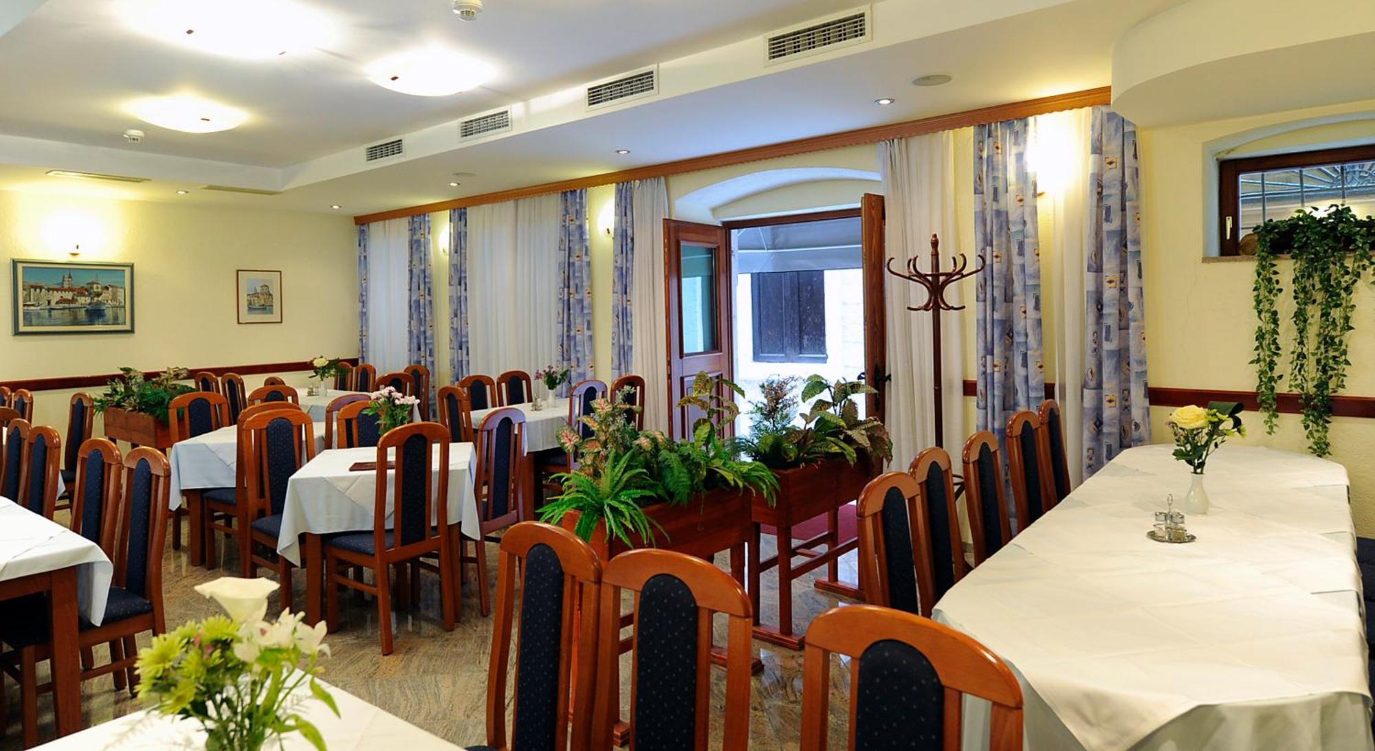 Hotel Monika Trogir Dış mekan fotoğraf