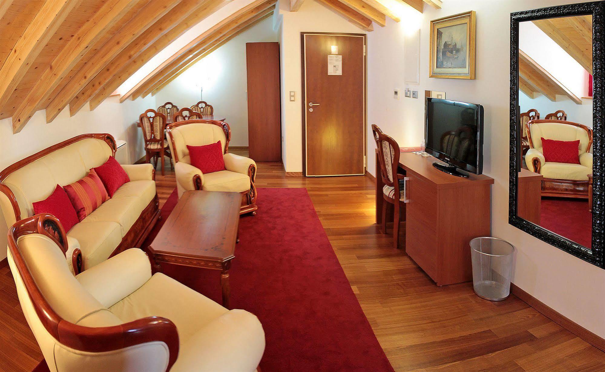 Hotel Monika Trogir Dış mekan fotoğraf